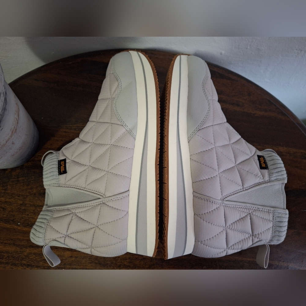 Teva Reember Quilted Gray Women's Ankle Winter Boots Size 9. - Picture 6 of 8